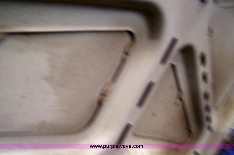 image for item 7400 1987 Ford F150 pickup truck