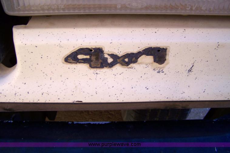 image for item 7400 1987 Ford F150 pickup truck