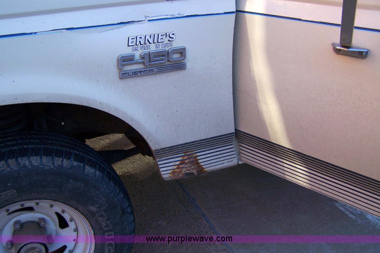 image for item 7400 1987 Ford F150 pickup truck