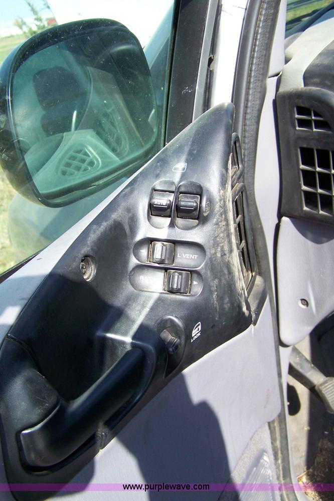 image for item 7445 1999 Plymouth Grand Voyager SE van