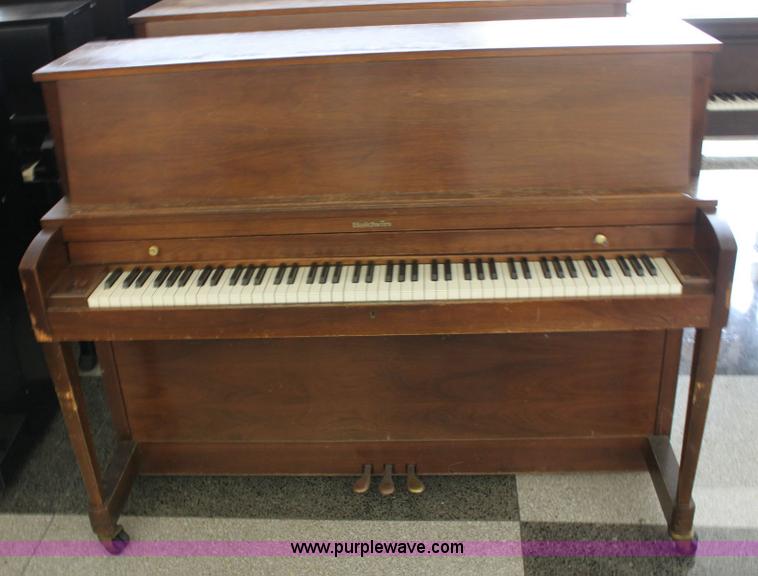 image for item 9105 Baldwin upright piano