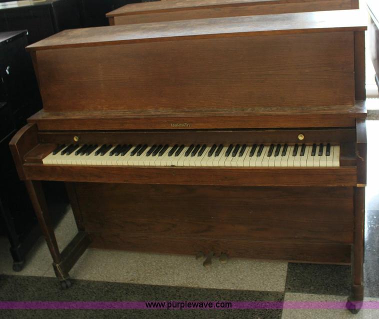 image for item 9106 Baldwin upright piano