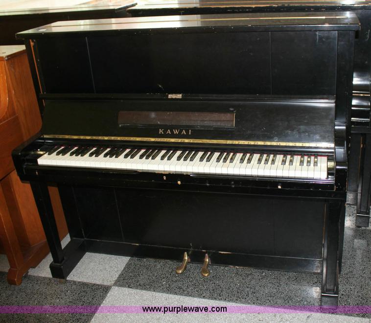 image for item 9112 Kawai upright piano