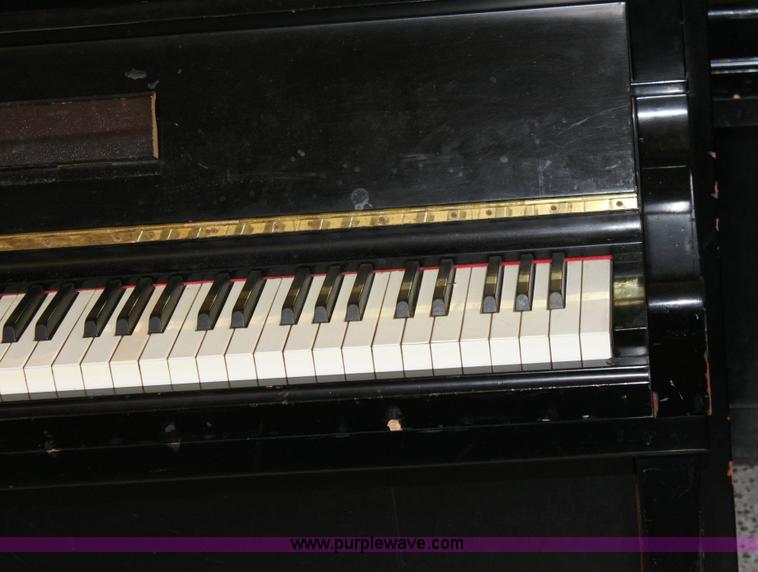 image for item 9112 Kawai upright piano