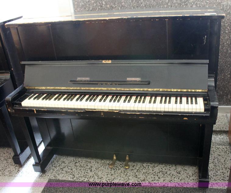 image for item 9113 Kawai upright piano