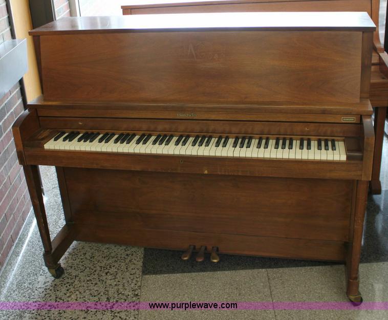 image for item 9114 Baldwin upright piano