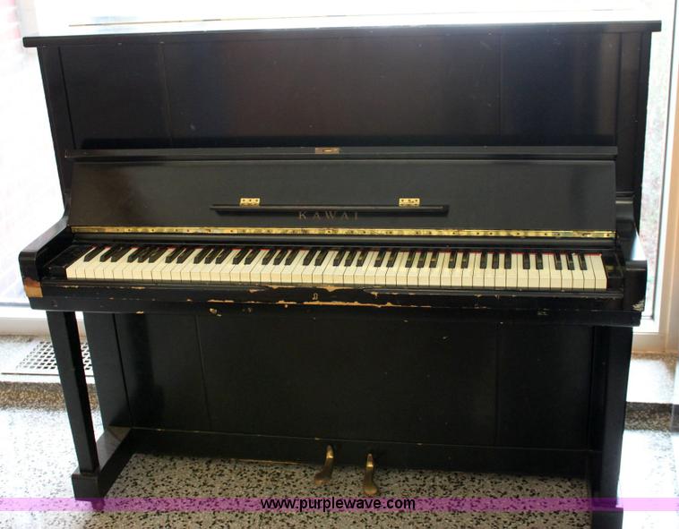 image for item 9116 Kawai upright piano