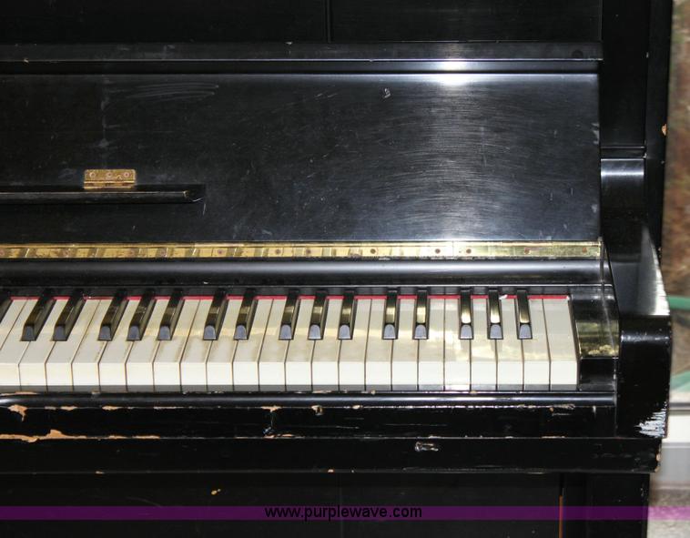 image for item 9116 Kawai upright piano