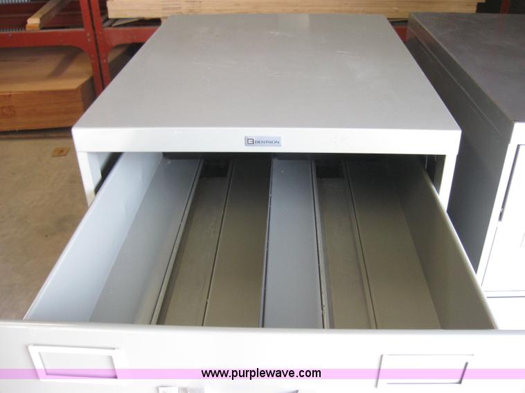 image for item 9181 (3) metal file cabinets