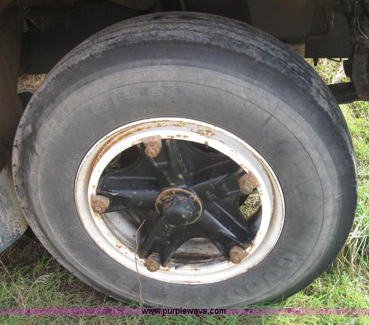 image for item 9183 1996 Chevrolet B7 Blue Bird school bus