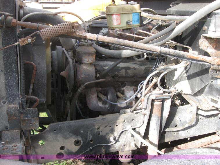 image for item 9183 1996 Chevrolet B7 Blue Bird school bus