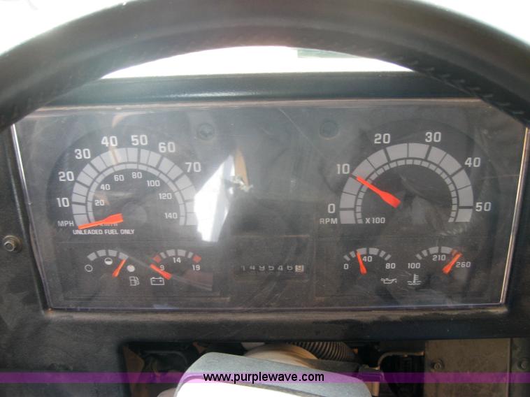 image for item 9183 1996 Chevrolet B7 Blue Bird school bus