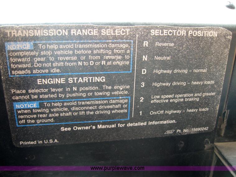 image for item 9183 1996 Chevrolet B7 Blue Bird school bus