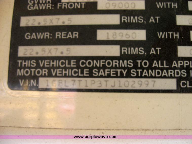 image for item 9183 1996 Chevrolet B7 Blue Bird school bus