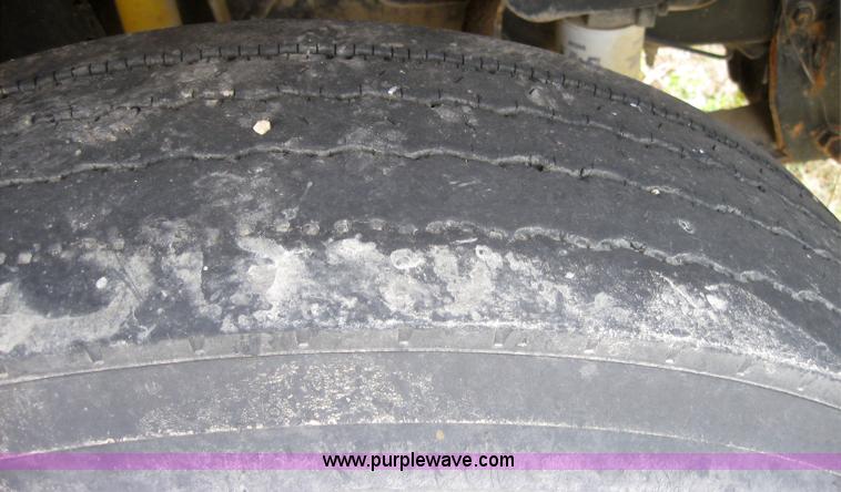 image for item 9184 1998 Chevrolet B7 Blue Bird school bus