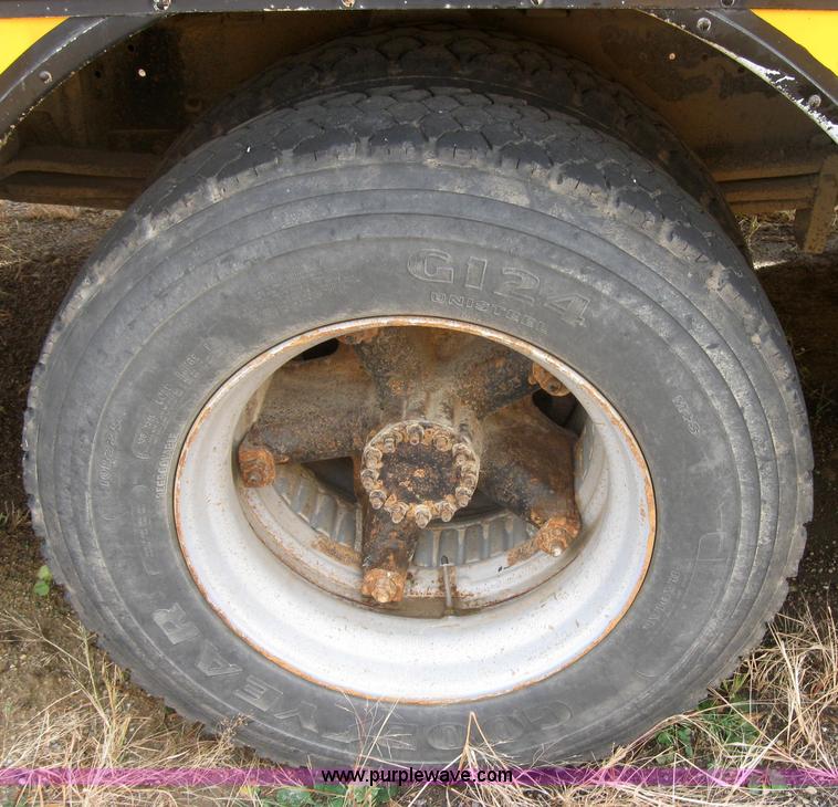 image for item 9184 1998 Chevrolet B7 Blue Bird school bus