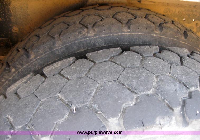 image for item 9184 1998 Chevrolet B7 Blue Bird school bus