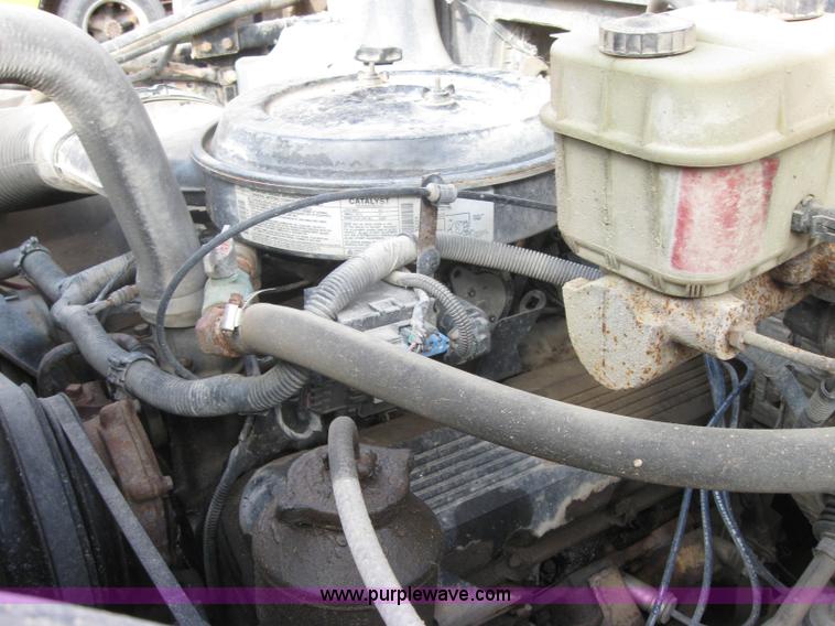 image for item 9184 1998 Chevrolet B7 Blue Bird school bus