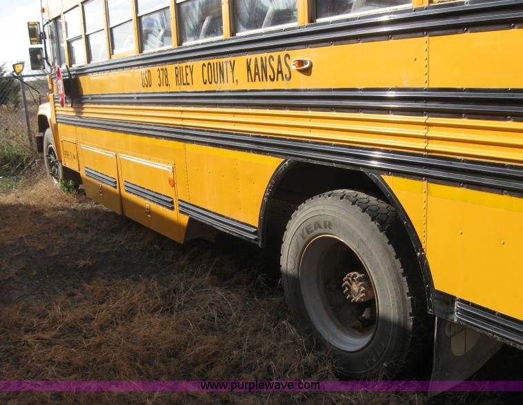 image for item 9184 1998 Chevrolet B7 Blue Bird school bus