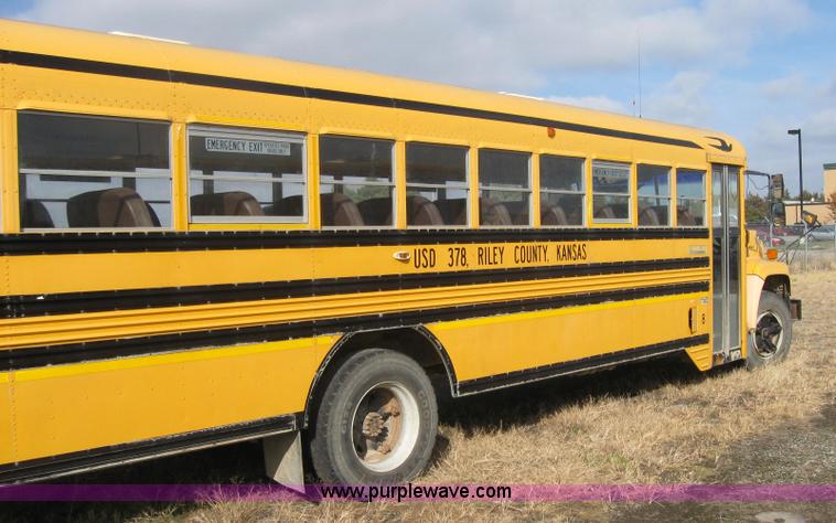 image for item 9185 1996 Chevrolet B7 Blue Bird school bus