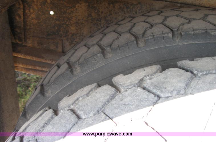 image for item 9185 1996 Chevrolet B7 Blue Bird school bus