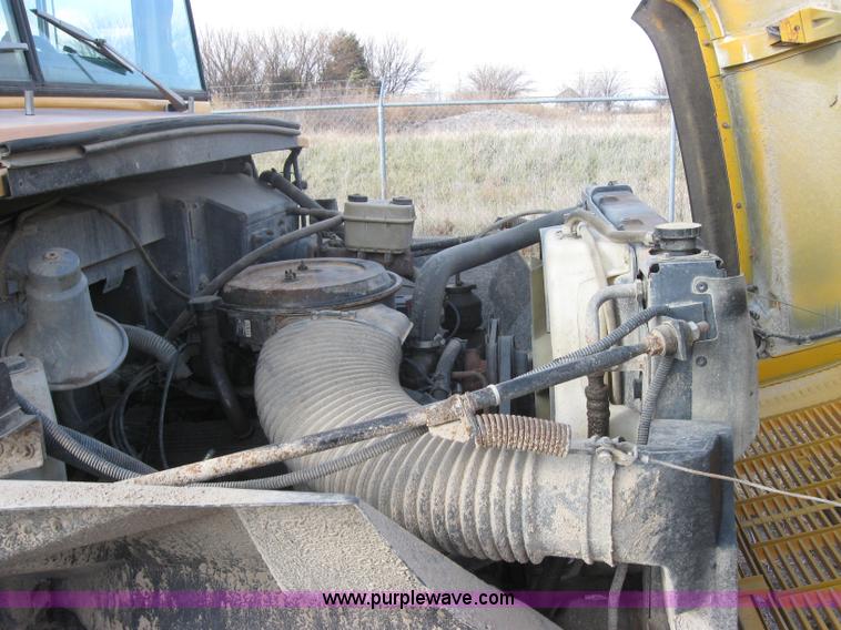 image for item 9185 1996 Chevrolet B7 Blue Bird school bus