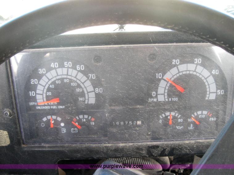 image for item 9185 1996 Chevrolet B7 Blue Bird school bus