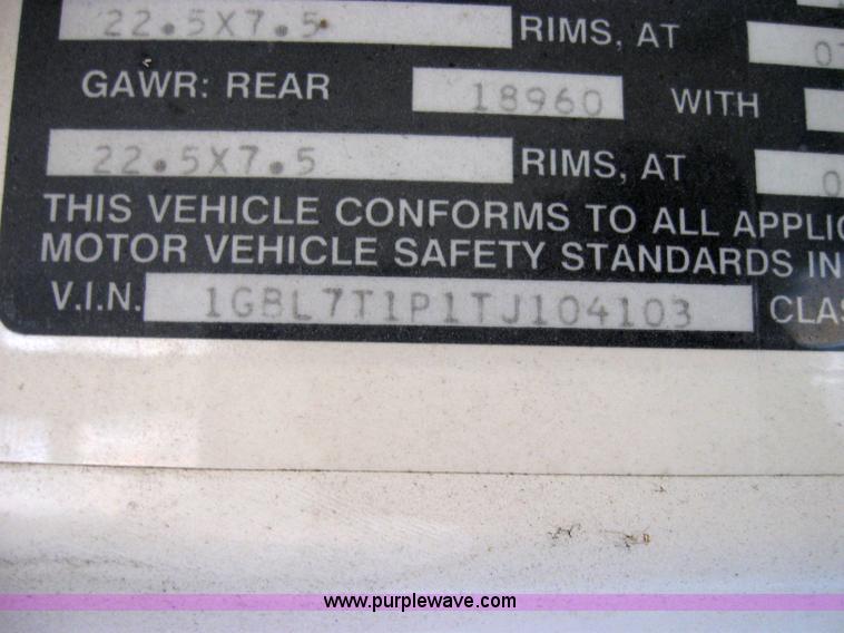 image for item 9185 1996 Chevrolet B7 Blue Bird school bus