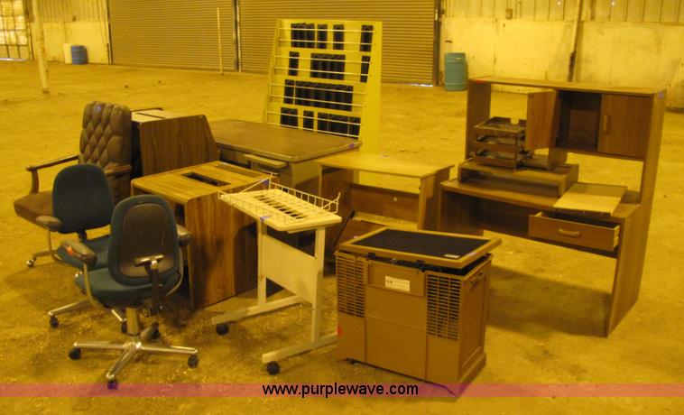 image for item 9315 Assorted Office furniture