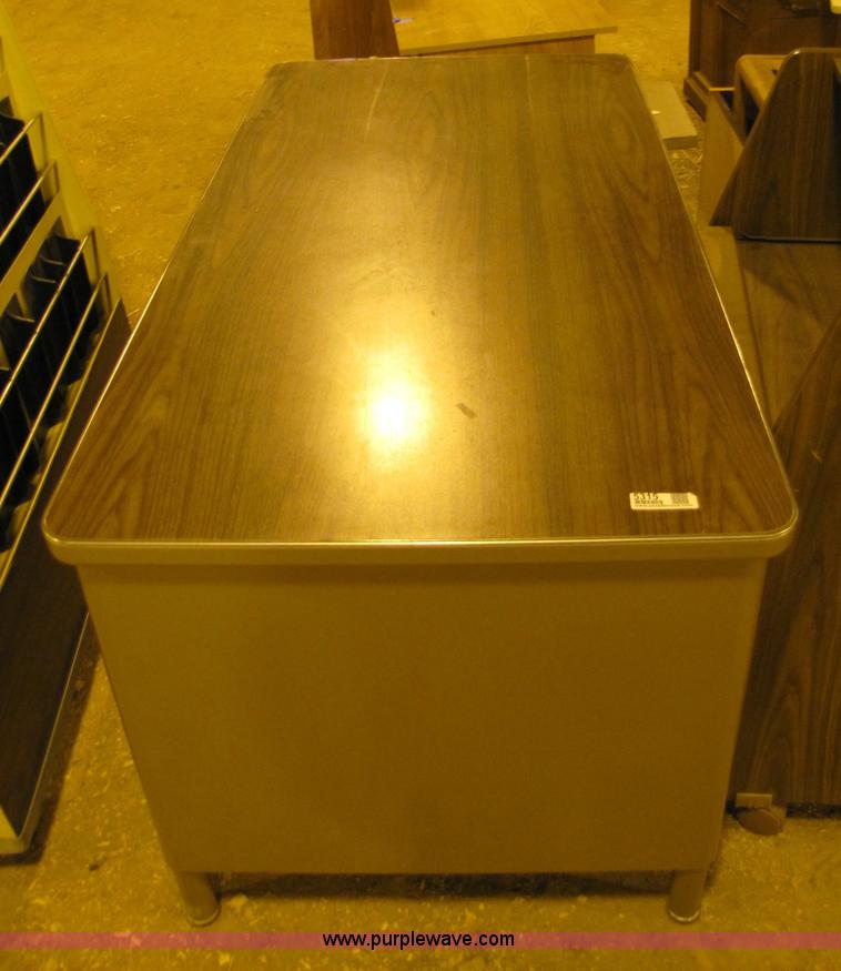 image for item 9315 Assorted Office furniture