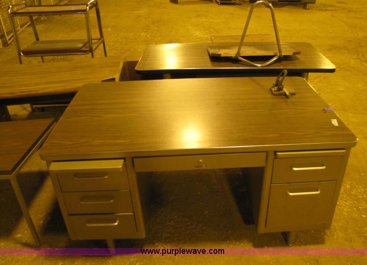 image for item 9316 Assorted office furniture
