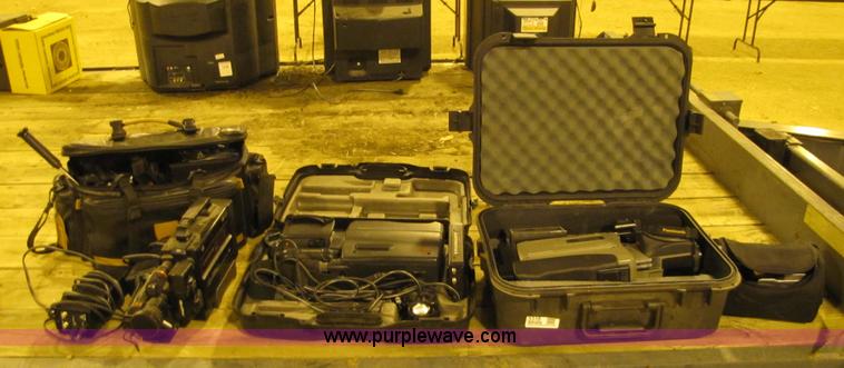 image for item 9318 Video cameras and acessories