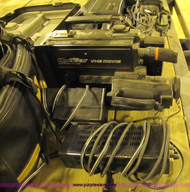 image for item 9318 Video cameras and acessories