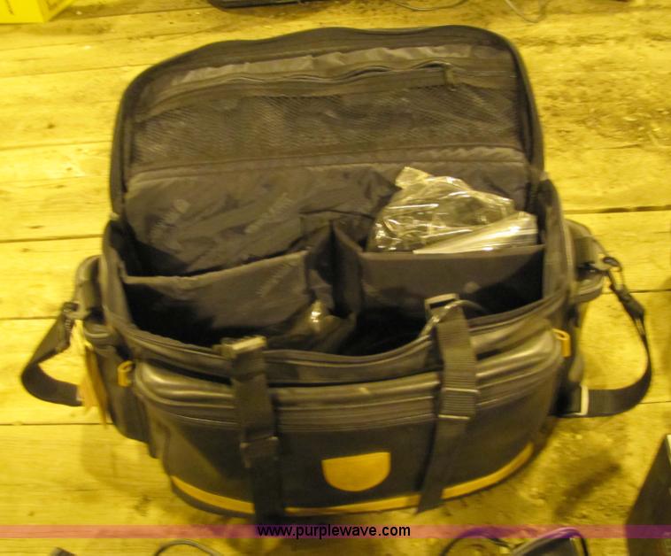 image for item 9318 Video cameras and acessories