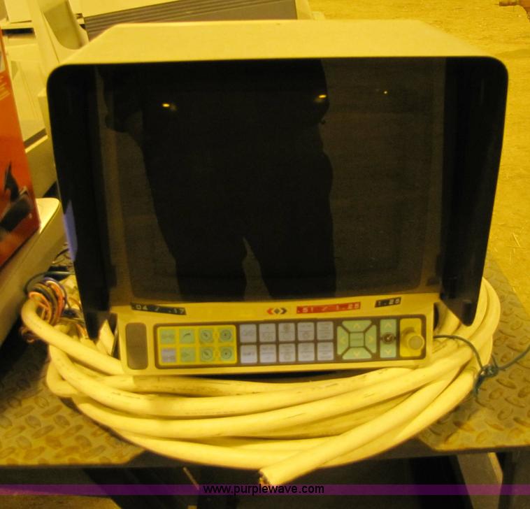 image for item 9319 Large assortment of electronics