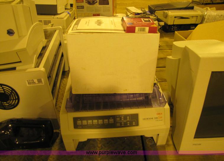 image for item 9319 Large assortment of electronics