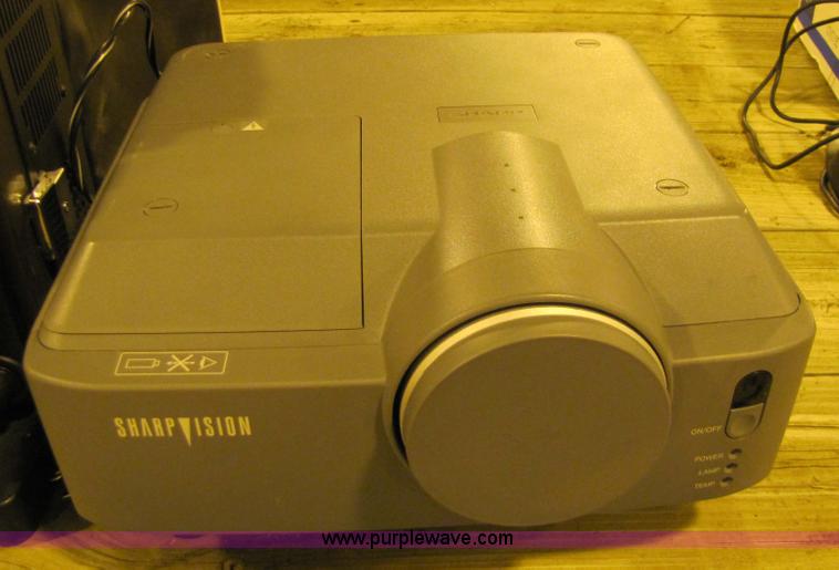 image for item 9320 Assorted electronics