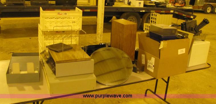 image for item 9325 Assorted office supplies