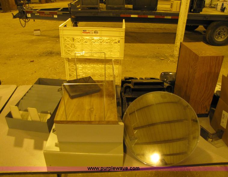 image for item 9325 Assorted office supplies