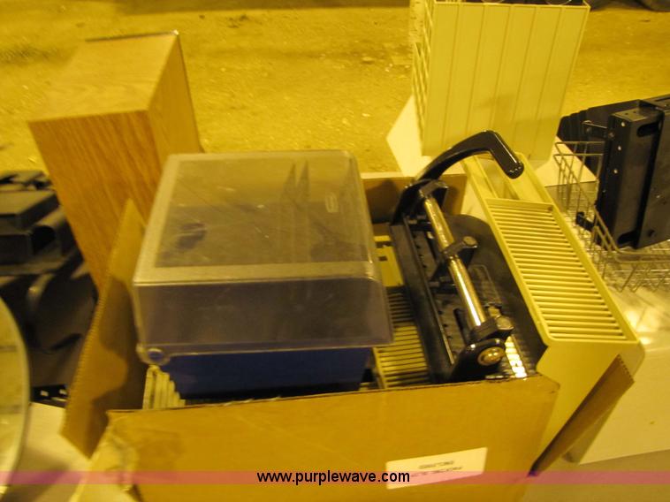 image for item 9325 Assorted office supplies