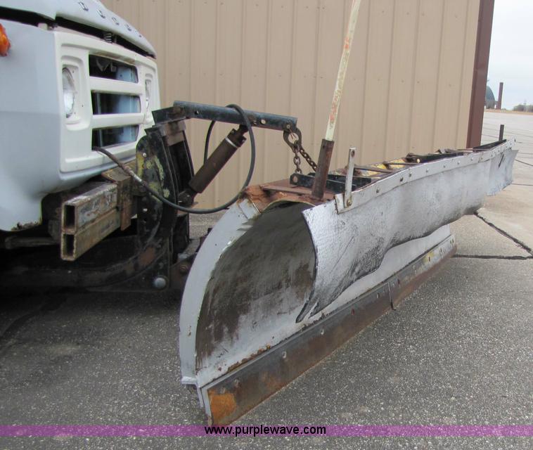 image for item 9331 1978 Dodge 600 dump truck