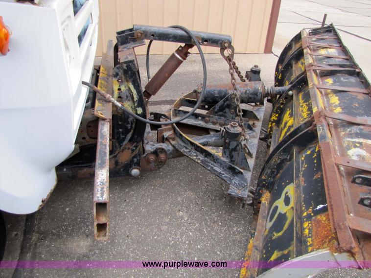 image for item 9331 1978 Dodge 600 dump truck