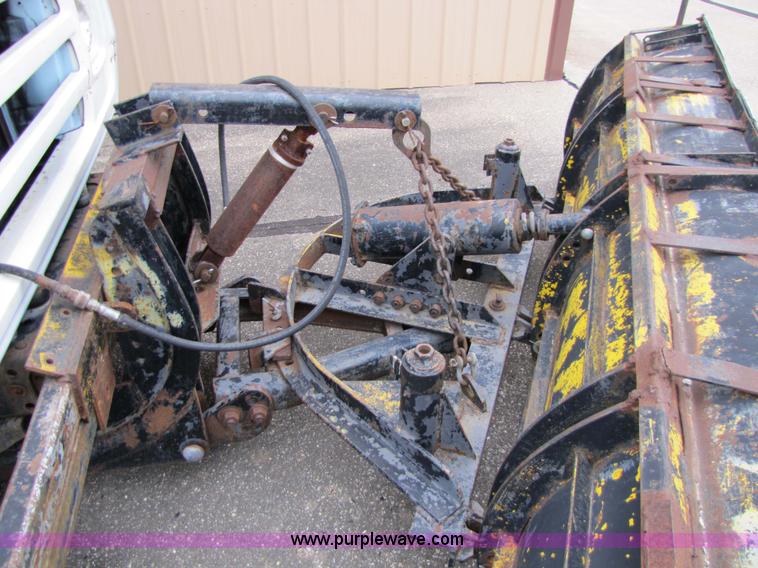 image for item 9331 1978 Dodge 600 dump truck