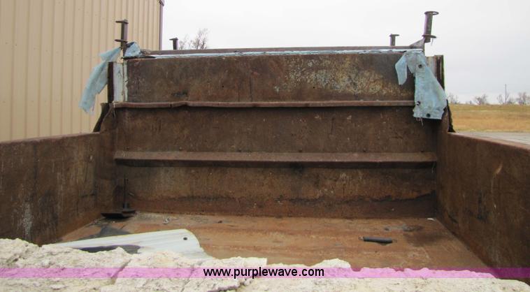 image for item 9331 1978 Dodge 600 dump truck