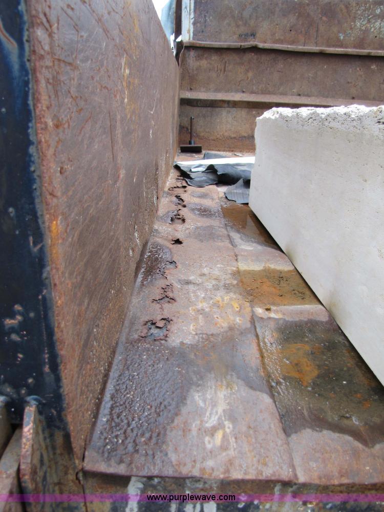 image for item 9331 1978 Dodge 600 dump truck