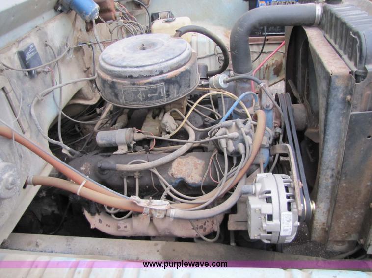 image for item 9331 1978 Dodge 600 dump truck