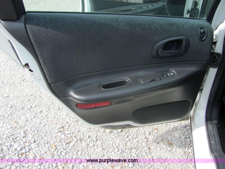 image for item 9367 2001 Dodge Intrepid SE