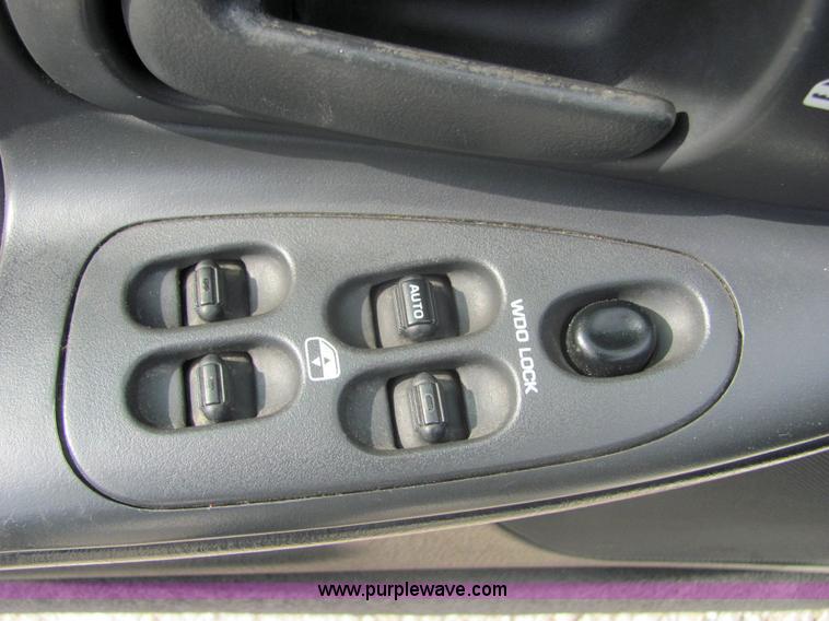 image for item 9367 2001 Dodge Intrepid SE
