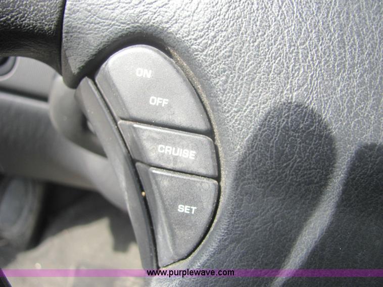 image for item 9367 2001 Dodge Intrepid SE