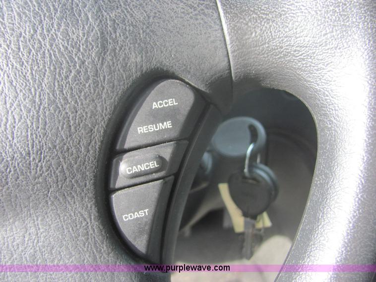 image for item 9367 2001 Dodge Intrepid SE